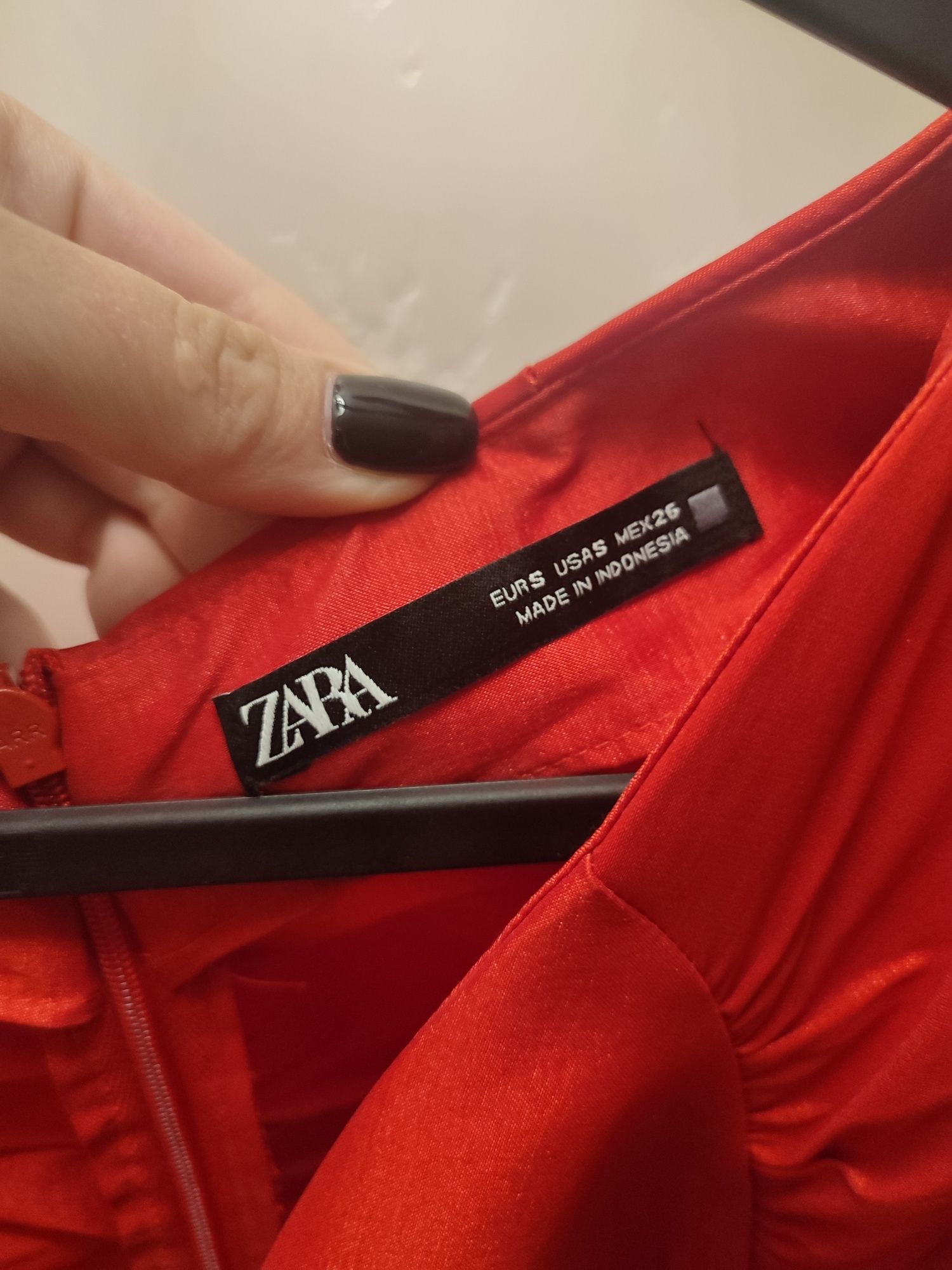 Плаття Zara сукня червона нарядна розмір S