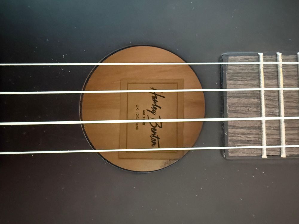 Ukulele Juvenil como novo