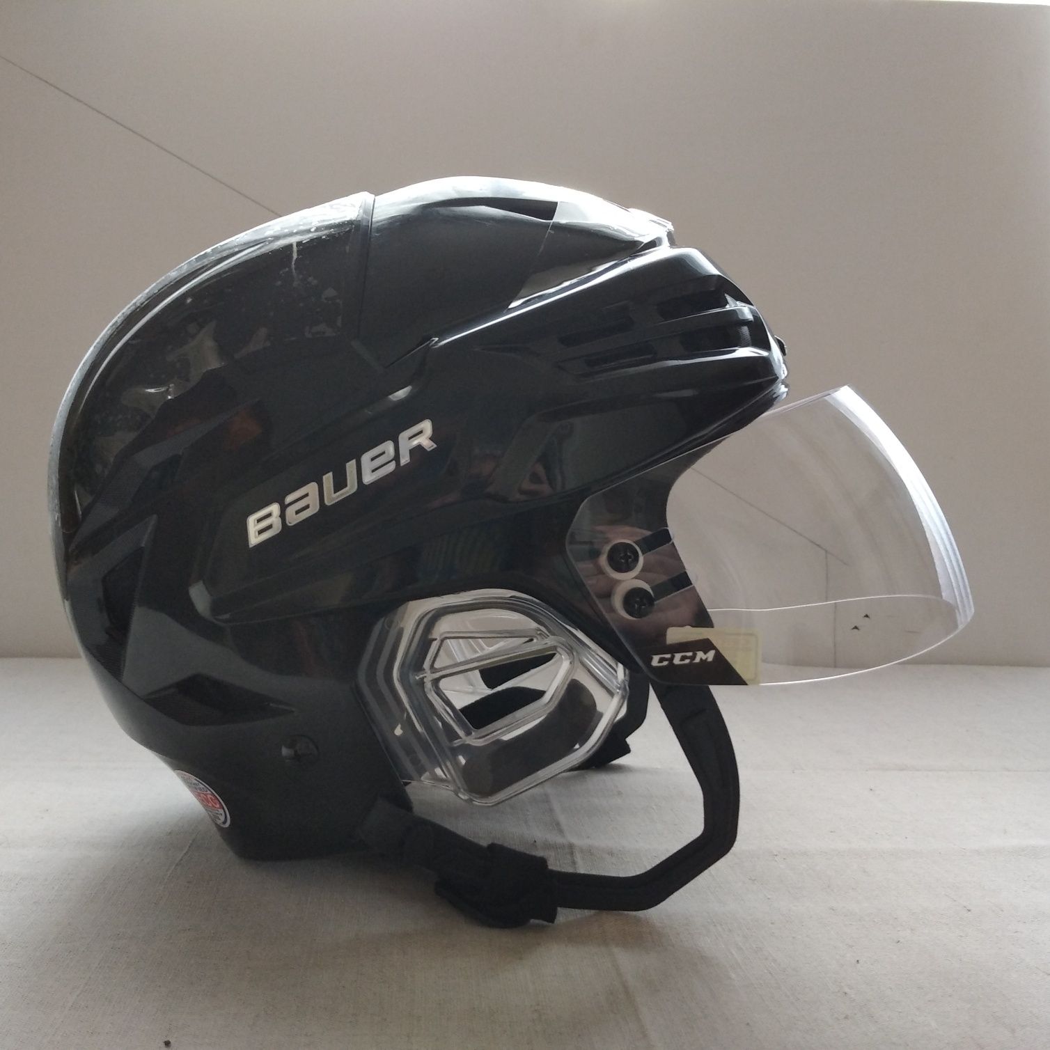 Продам хоккейный шлем Bauer Re-Akt 95