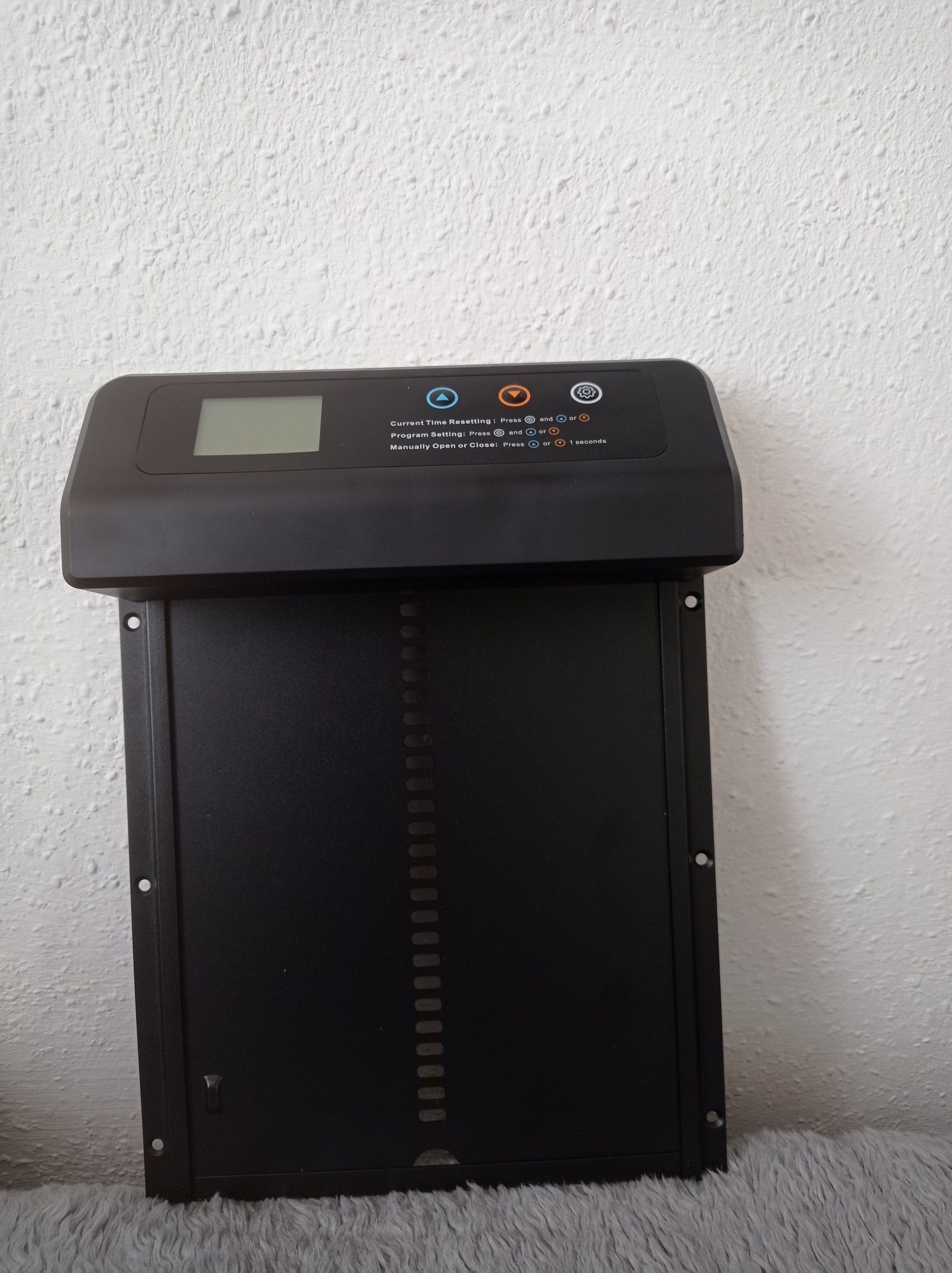 Sprzedam drzwi automatyczne do kurnika lub gołębnika