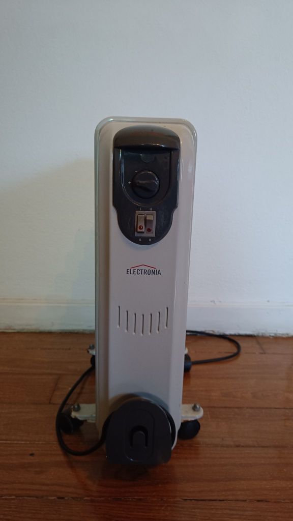 Aquecedor a óleo Electronia