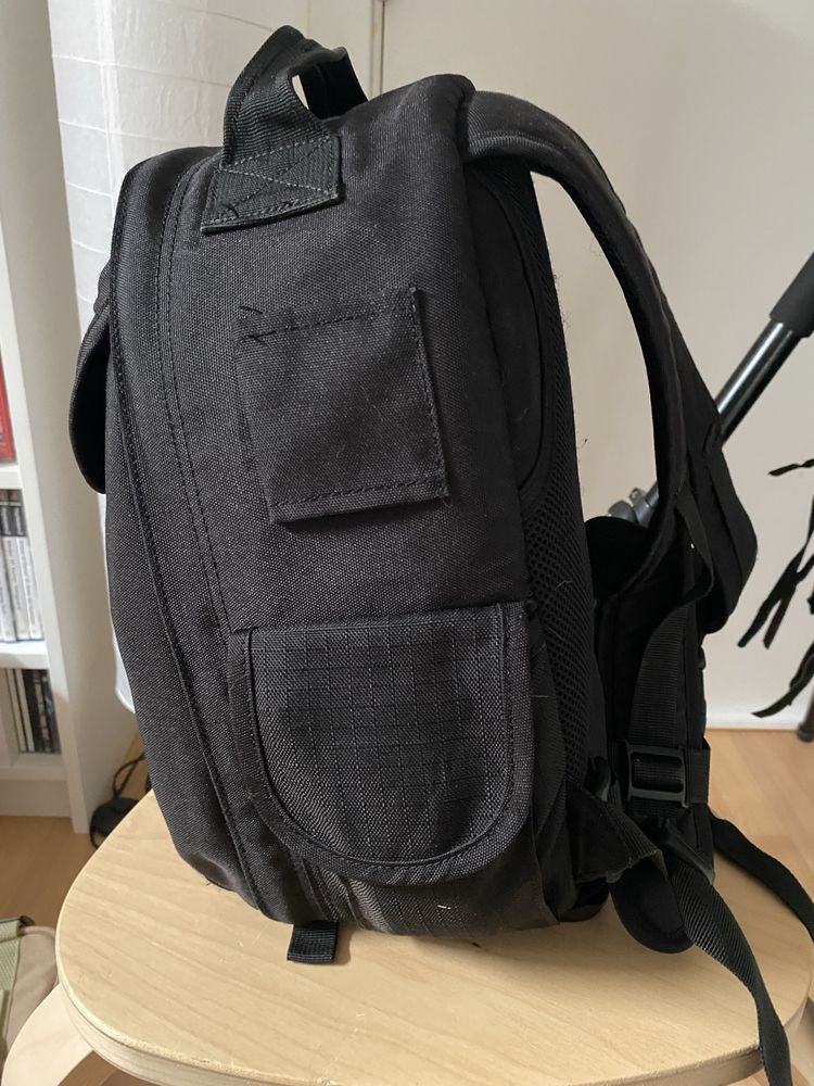 Mochila Lowepro Micro Trekker 200