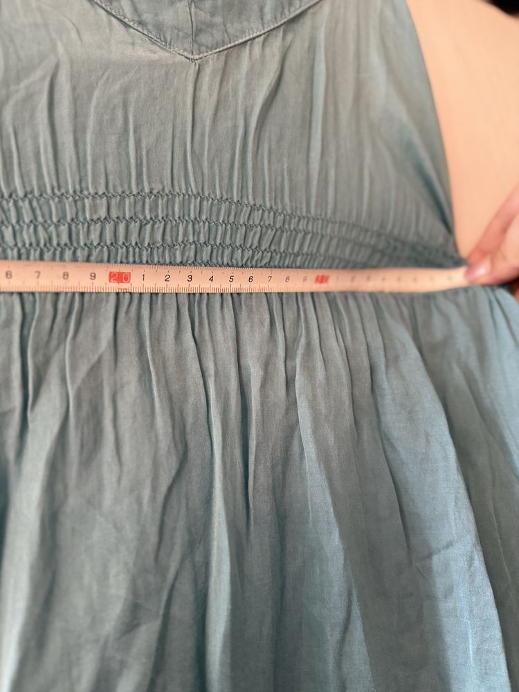 Zwiewna sukienka lekka Bershka 36 turkusowa bawełna wiskoza na lato