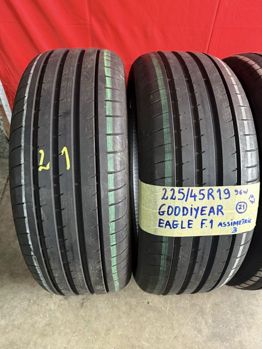Pneus 225/45/19 Goodiyear Todos iguais impecaveis