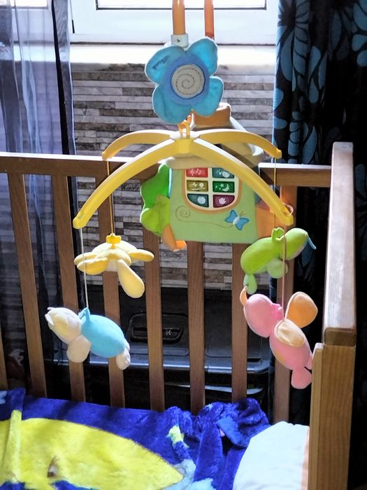 Brinquedo cama bebé