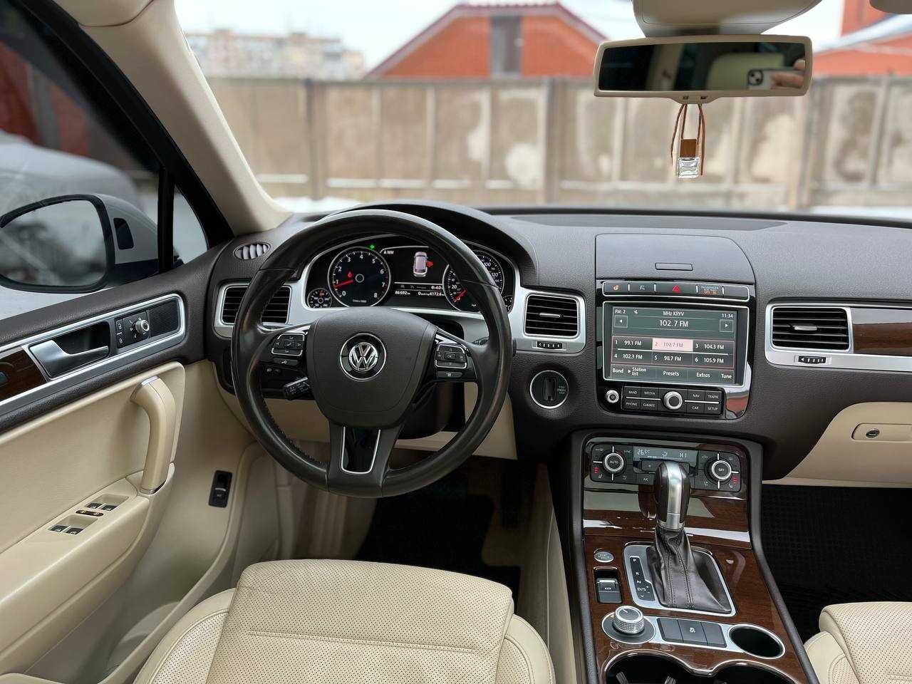 Volkswagen Touareg