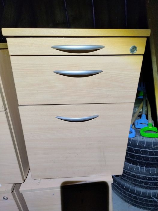 Kontenerek biurowy z szufladami wymiary szafka biurowa