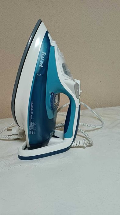 Керамічна праска Tefal