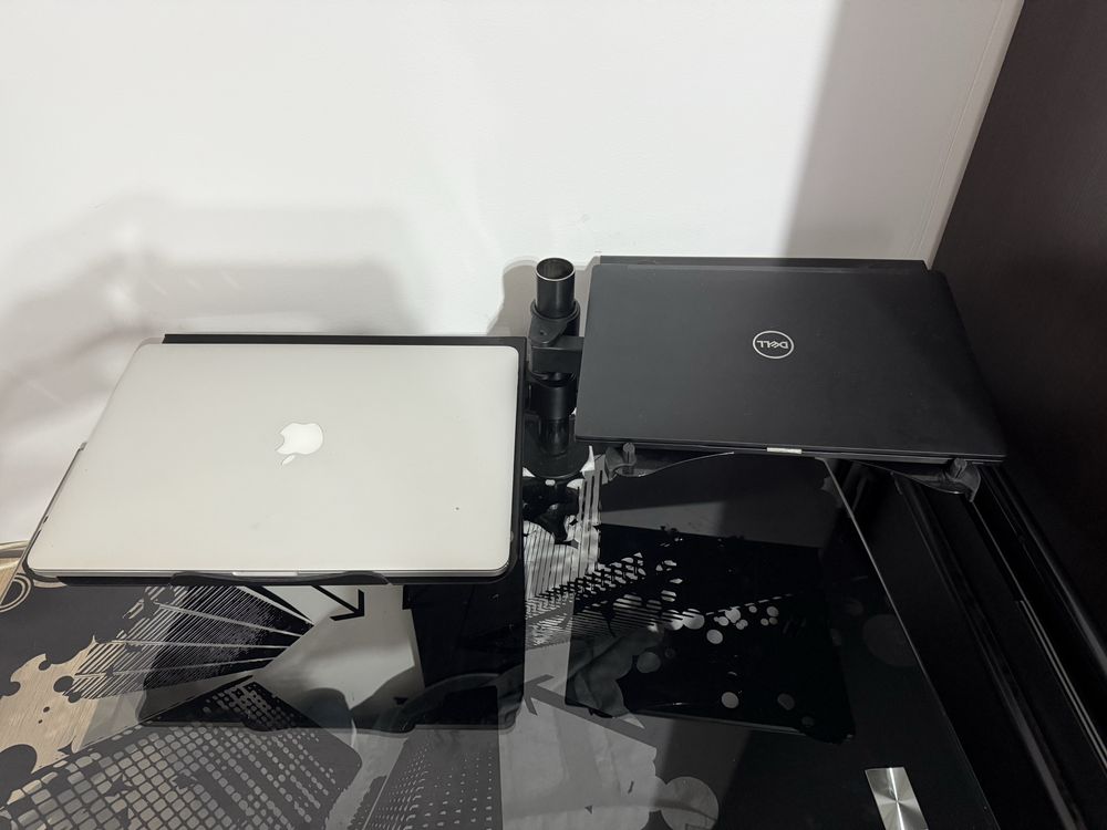 Statyw do bioraka komputerowego na dwa laptopy