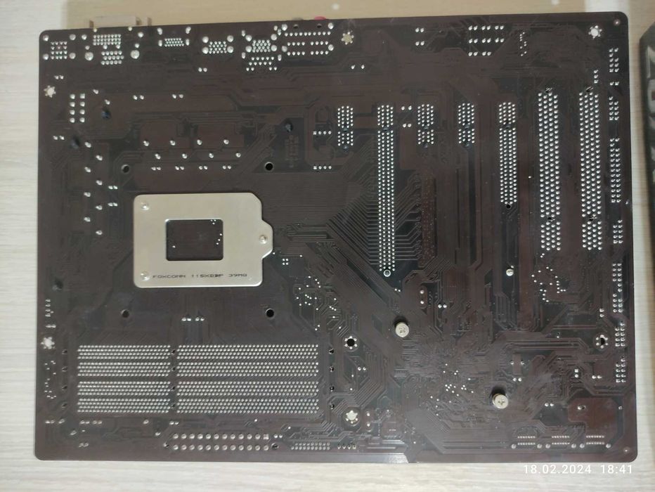 Материнску плату Gigabyte GA-Z87X-SLI