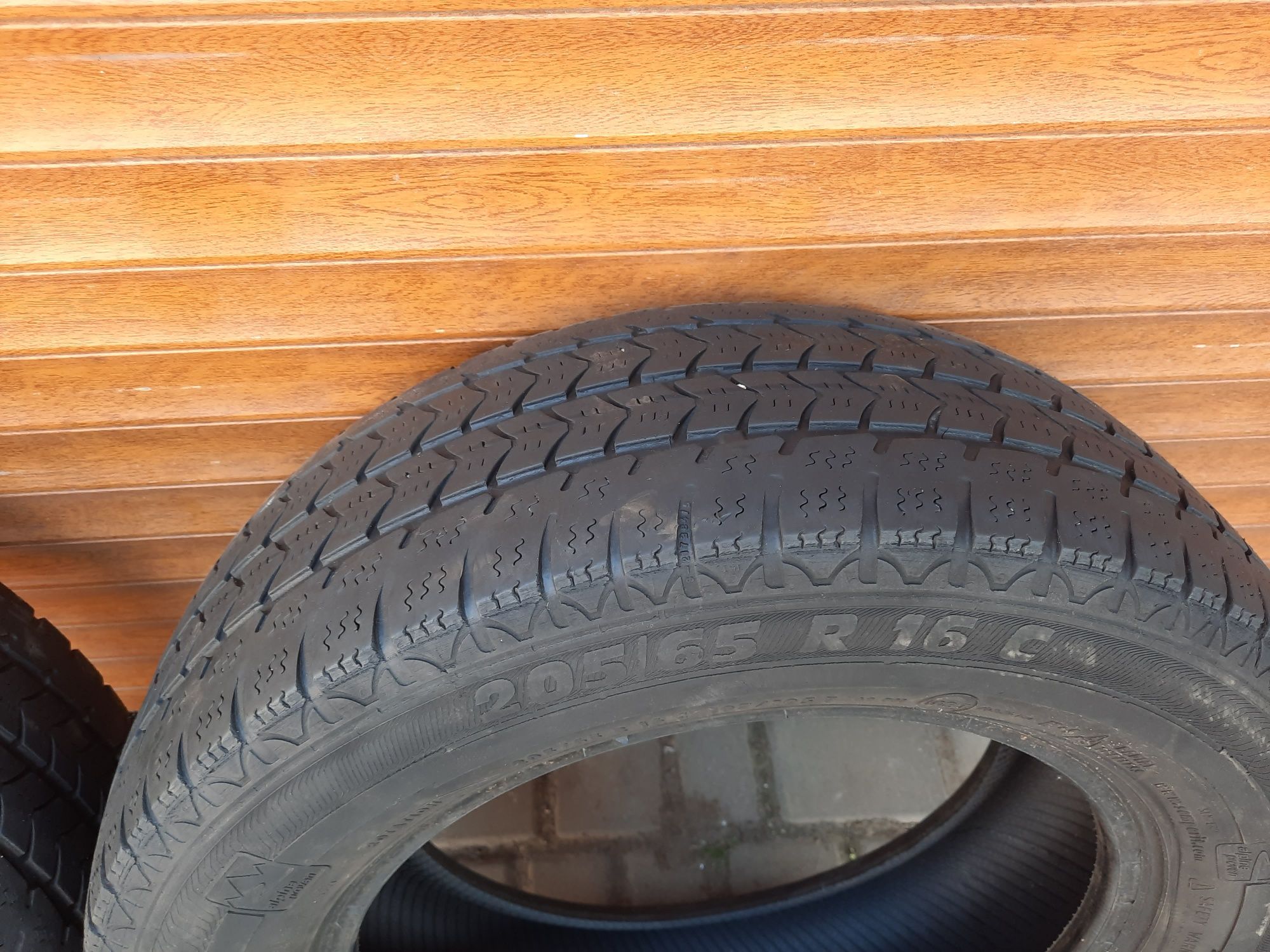 Шини 205/65r16C пара