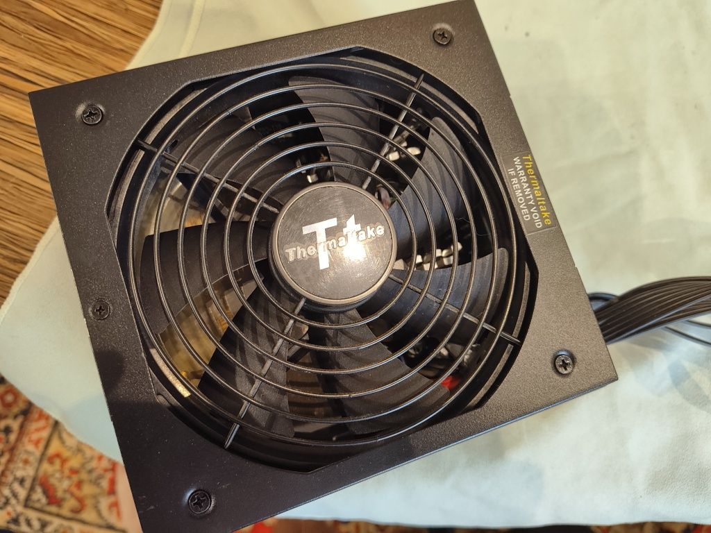 Блок питания Thermaltake se 730m , идеал