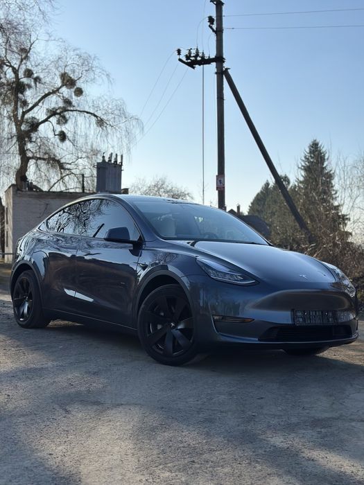 Tesla Y 2021/2022рік