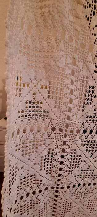 Toalha de mesa bordada à mão