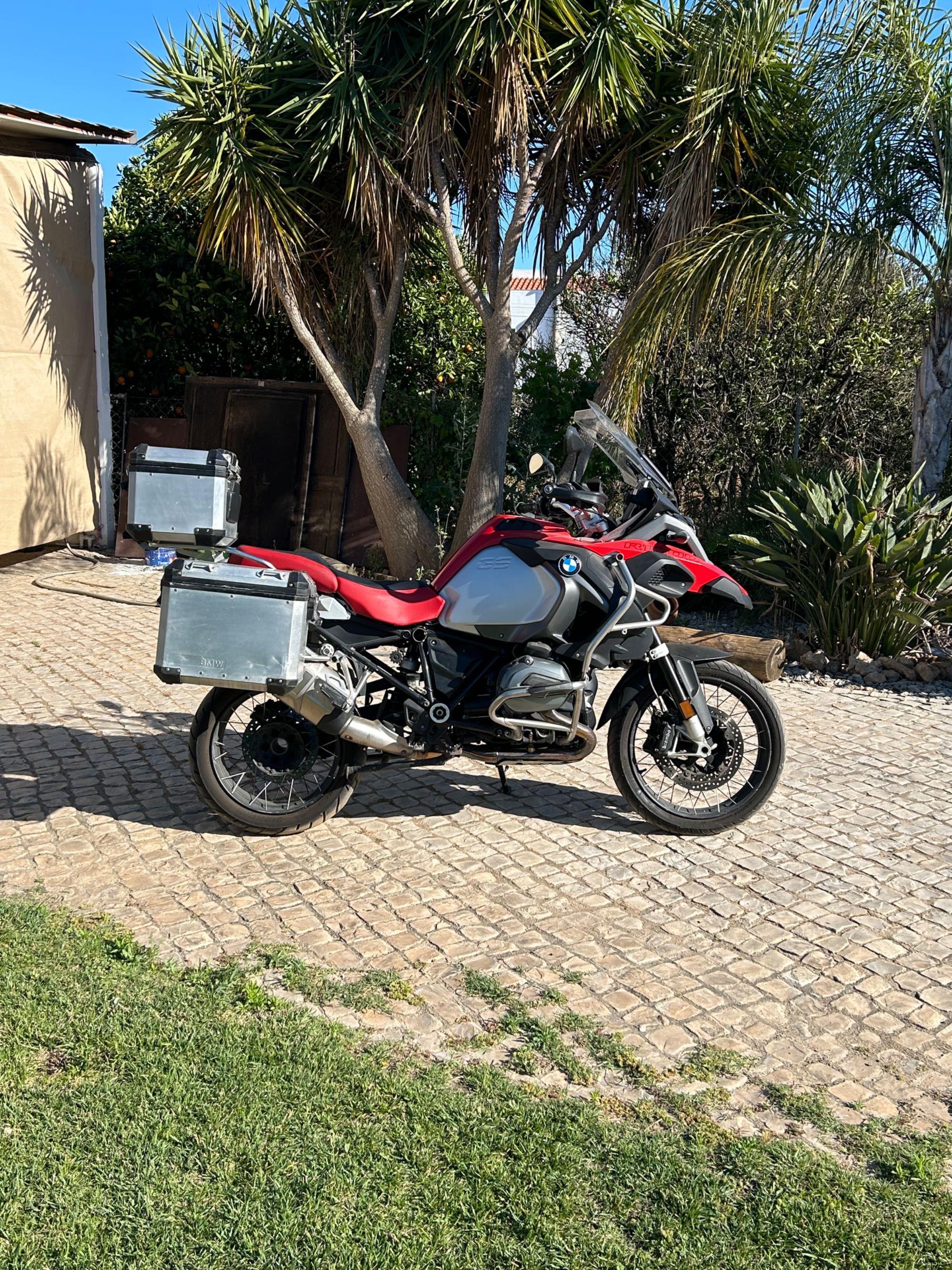 BMW GSA 1200 de 2017 com 35000 km