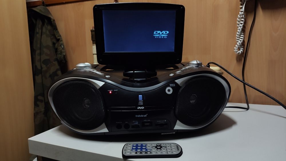 Mistral BDT-125J – boombox TV z DVD i ekranem LCD 7”