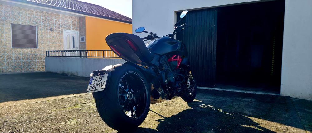 Ducati Diavel 1260s como nova