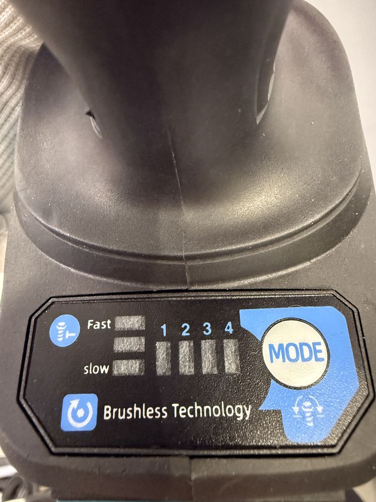 Акумуляторний гайковерт PROFI-TEC DTW500BL