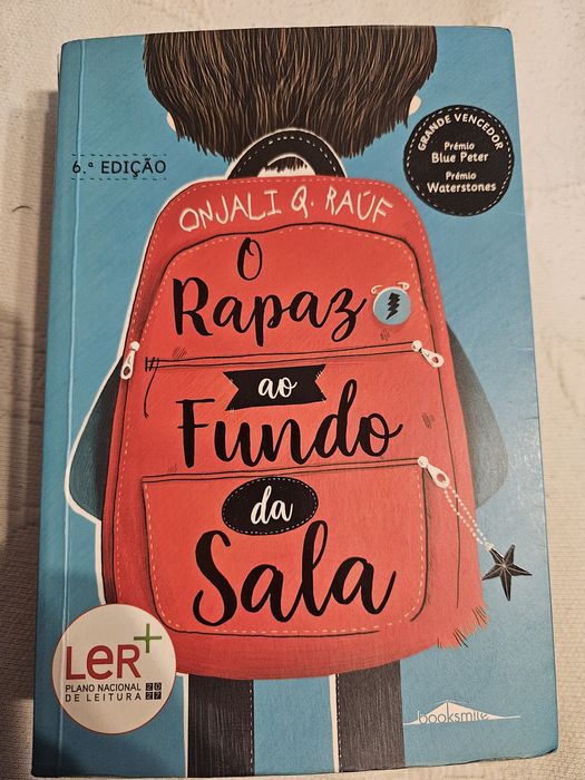 O Rapaz ao Fundo da Sala