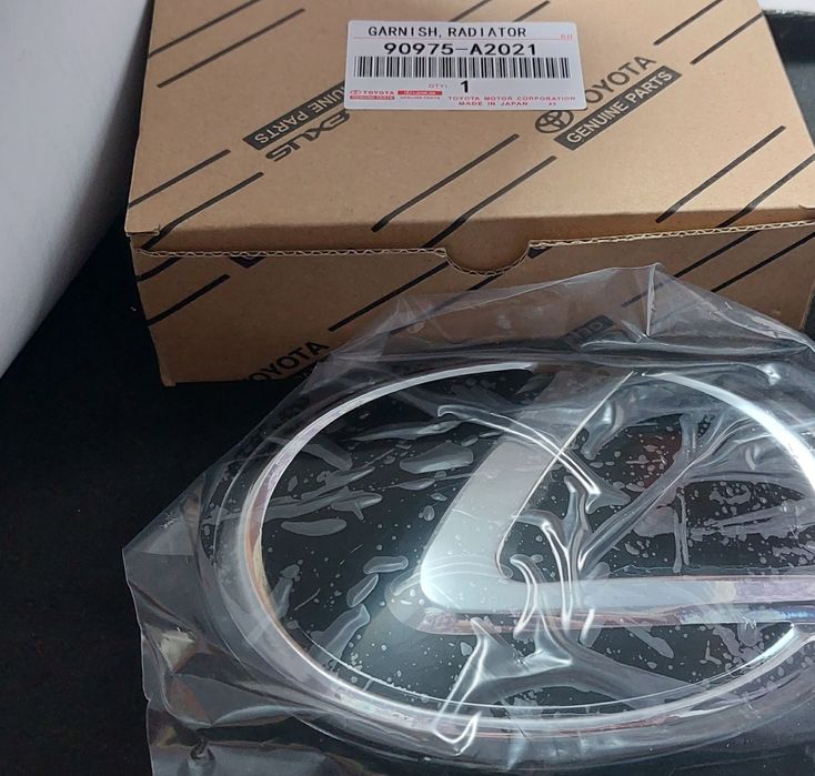 Емблема в решітку 90975A2021 Lexus під дистронік 90975-02171