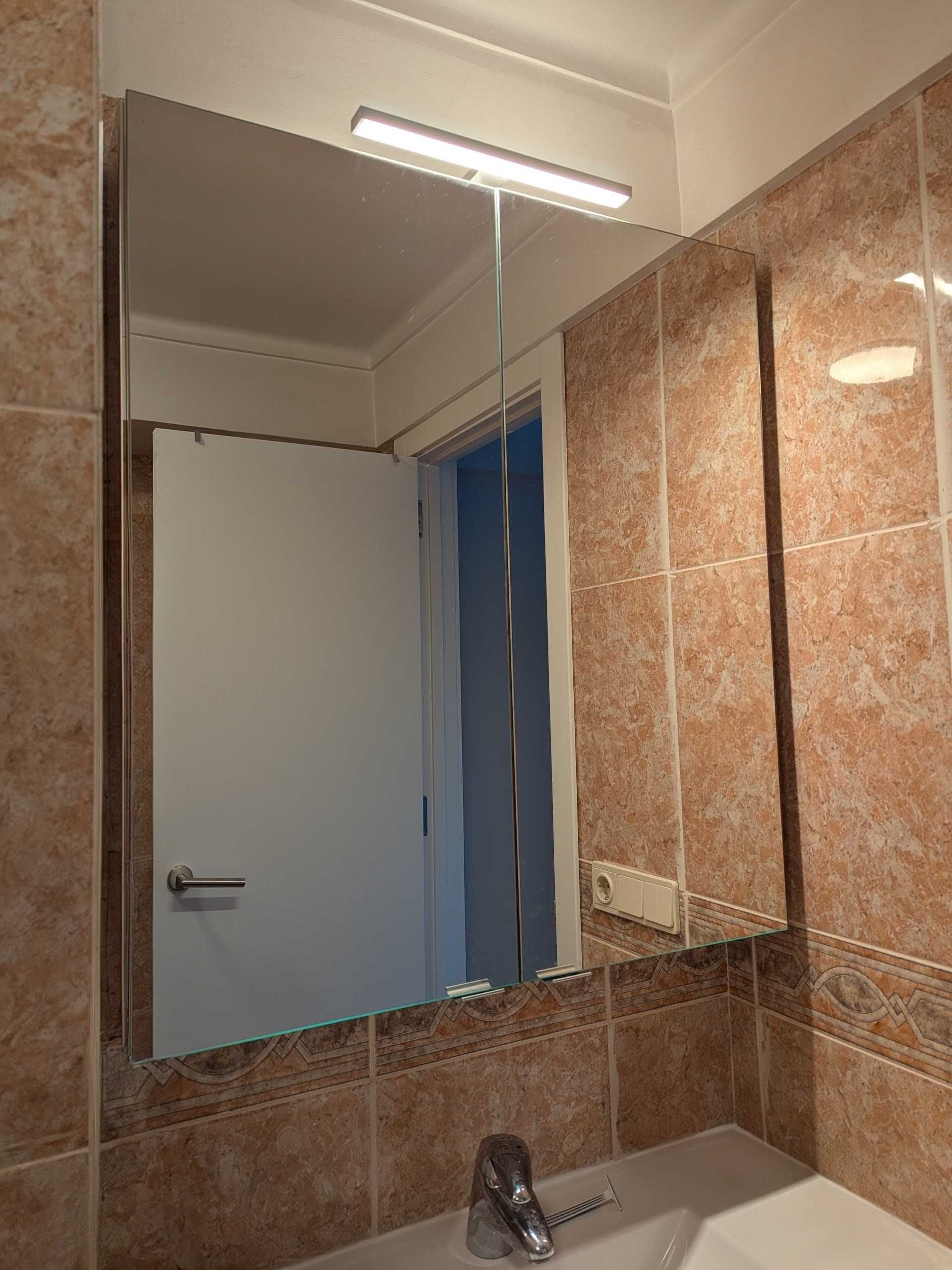 Móvel de casa de banho com espelho e led
