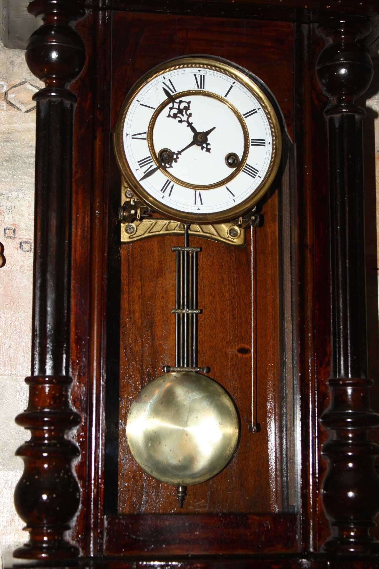 Антиквариат. Настенные часы (clock) немецкой фирмы Kienzle .