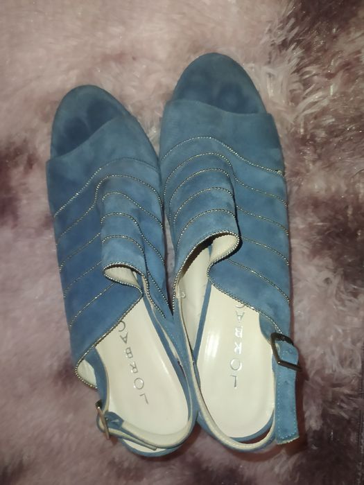 Босоніжки з натуральної замші(блідо-блакитного кольору)