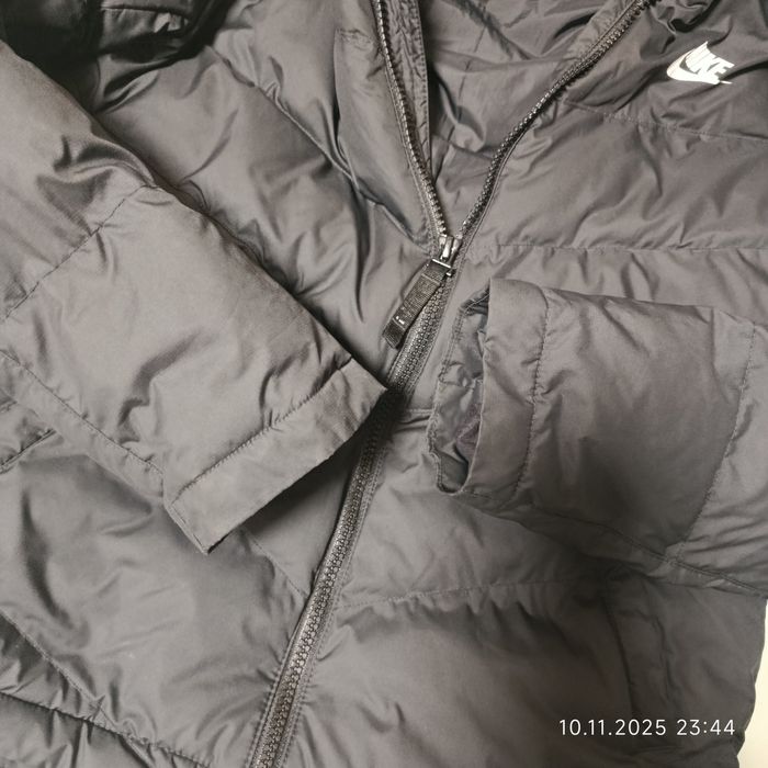 Куртка Nike для дівчини. 147-158