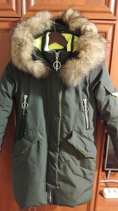 Зимня куртка на дівчинку