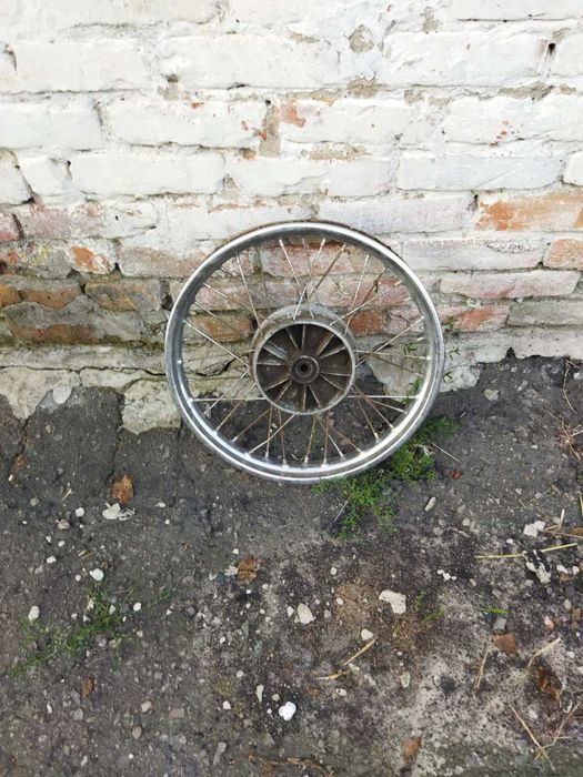 Колесо з мотоцикла