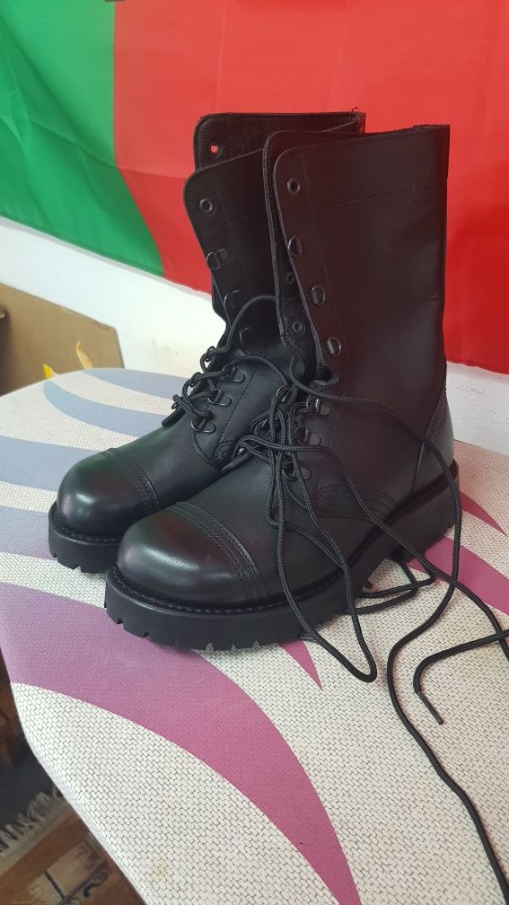 Botas militares AT 38/39 NOVAS