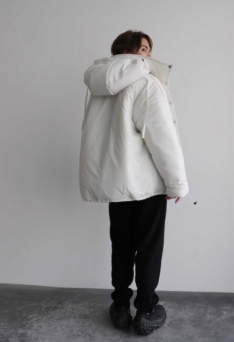 Пуховик молочний