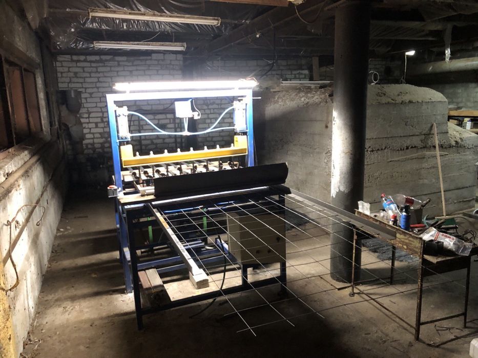 Багатоточковий верстат для точкового зварювання сітки