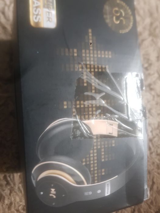 Słuchawki bez lub bezprzewodowe