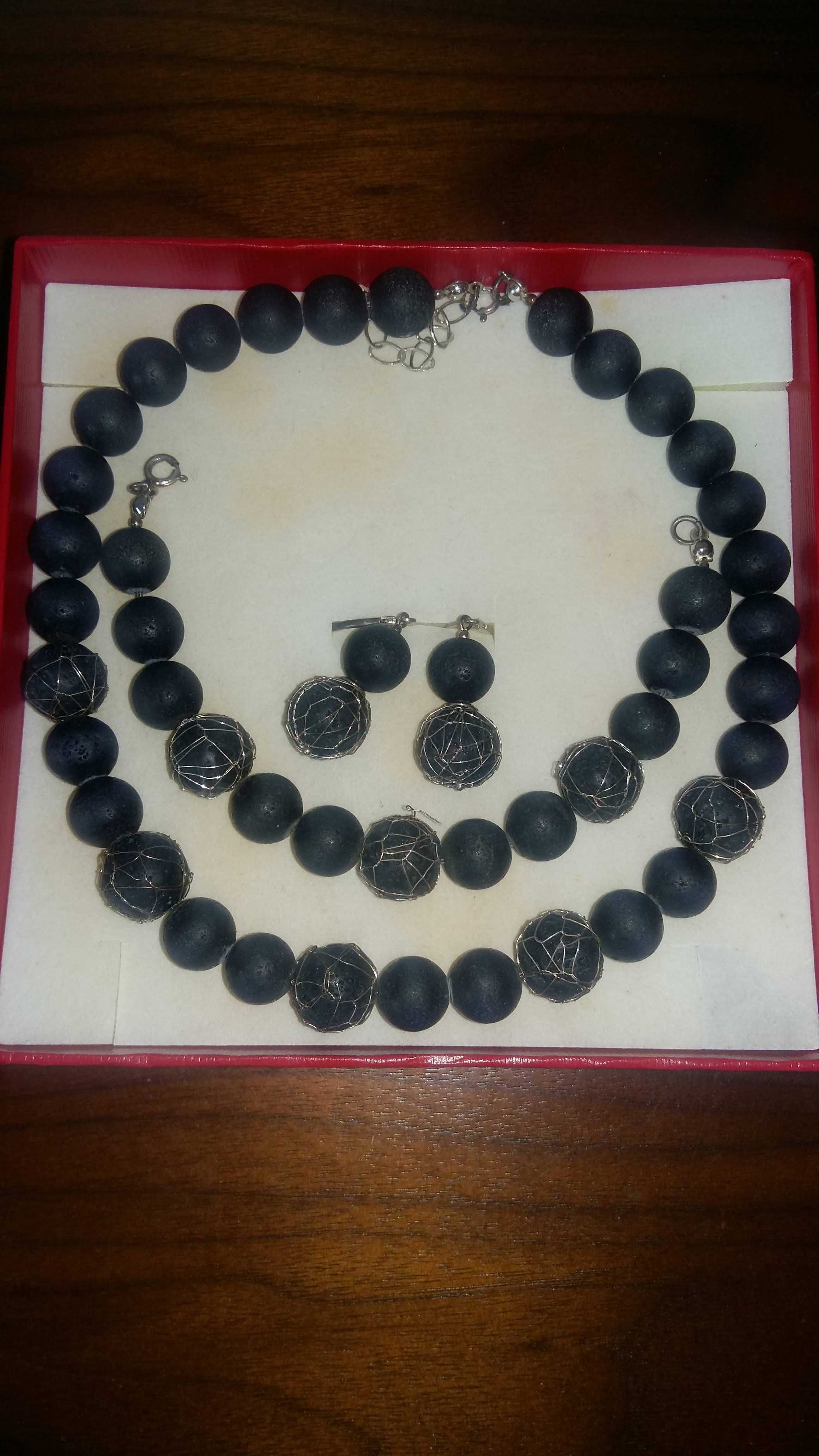 Komplet biżuterii z lawy wulkanicznej