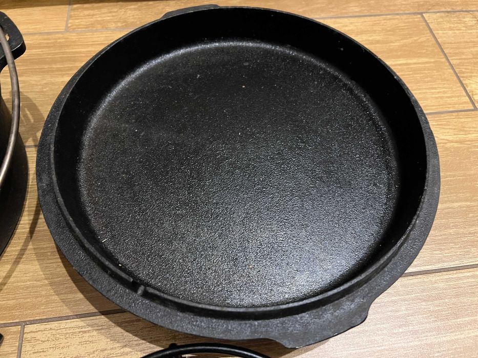 Garnek Kociołek żeliwny na ognisko Dutch Oven pojemność 5,7 l