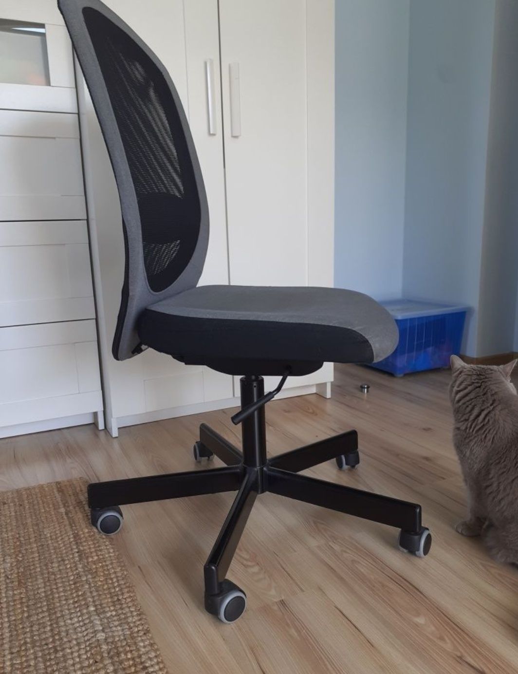 Krzesło biurowe Ikea Flintan szare