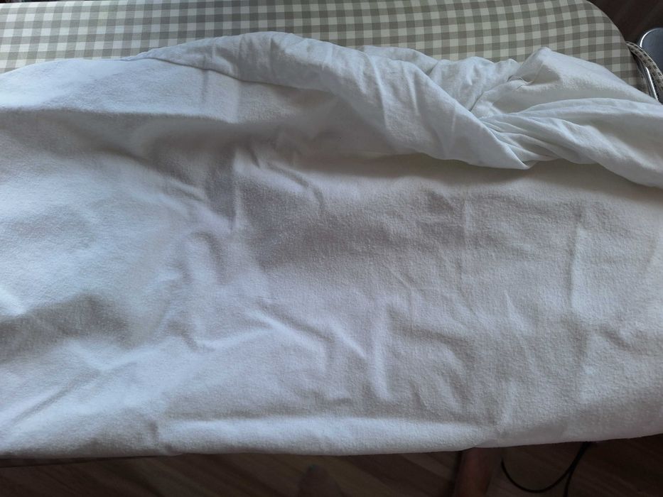 Podkład/prześcieradło  z gumką niimo 60x120 biały, jak nowe