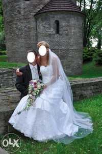 Suknia ślubna, kolor biały, kryształki Swarovskiego