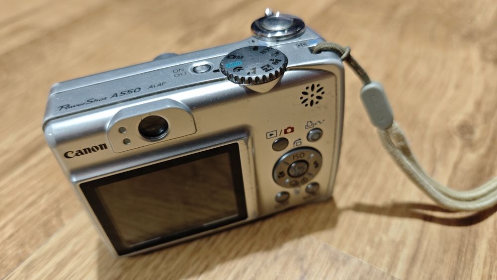 Aparat fotograficzny Canon A550