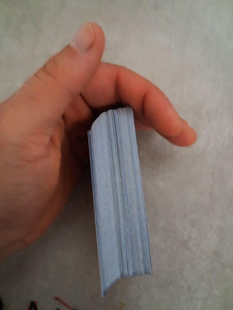 Cerca de 80 cartas de Pokémon originais em ótimo estado