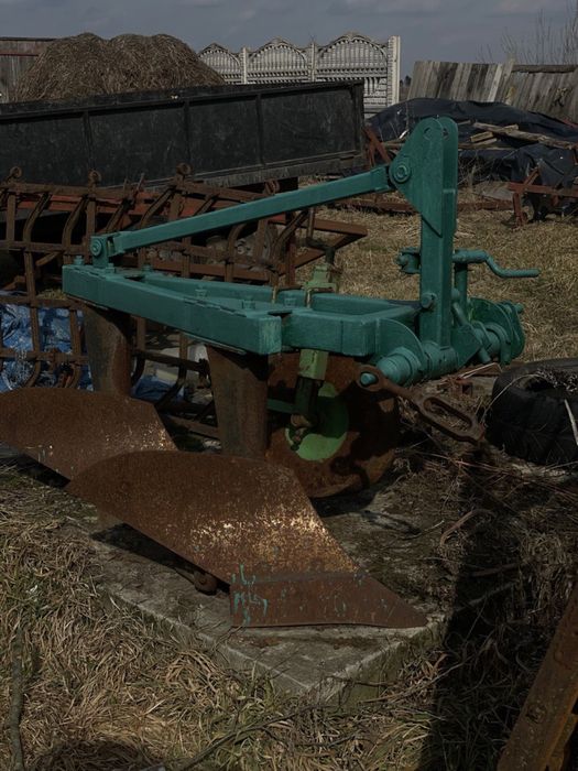 Продам плуга до трактора 2х корпусний