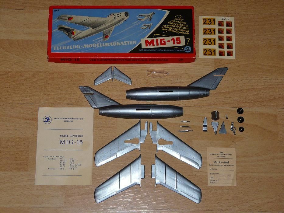 Model Samolotu Mig 15 1965 r -Veb Plasticart Antyk!