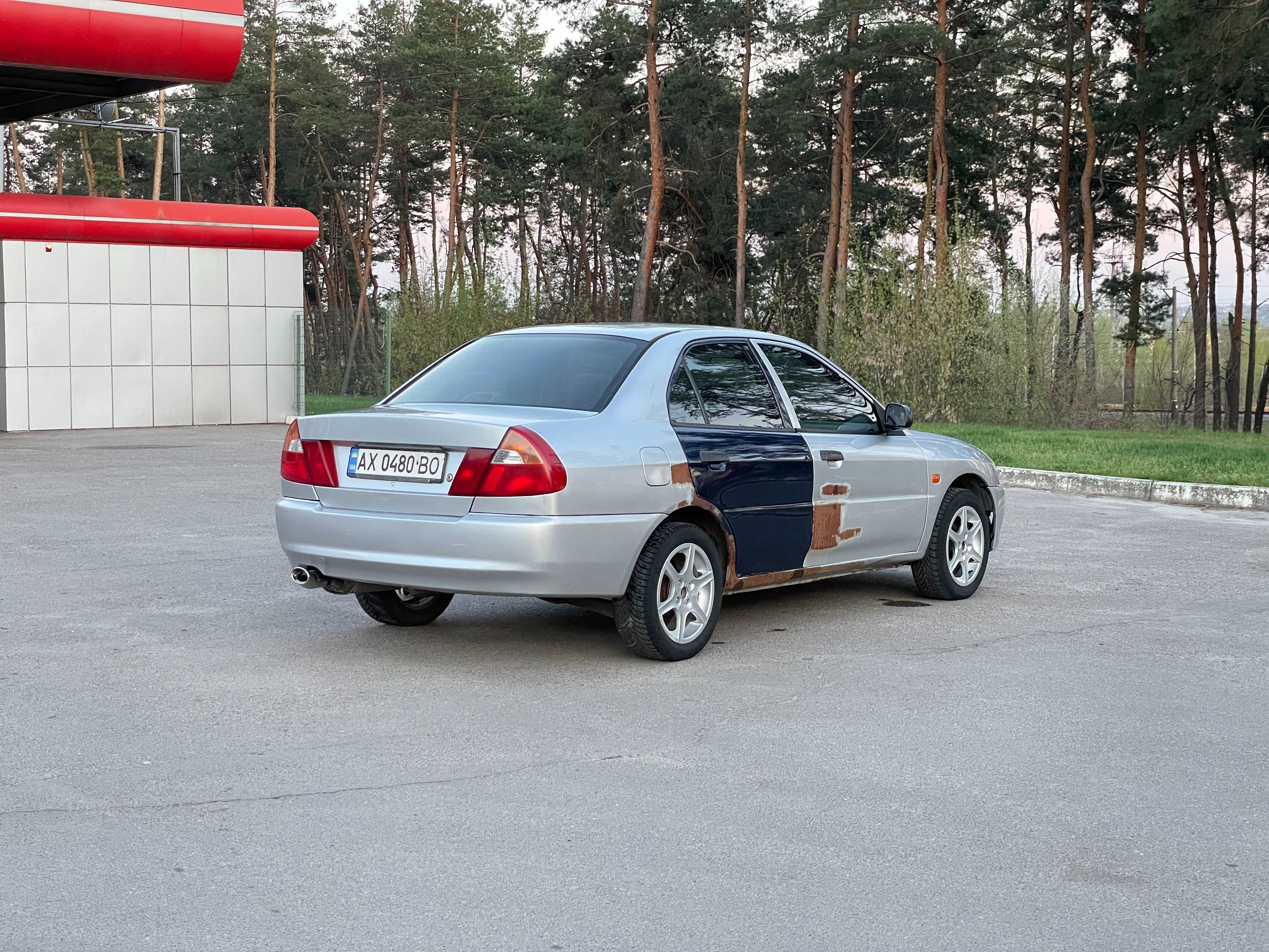 Mitsubishi Lancer 6 2001