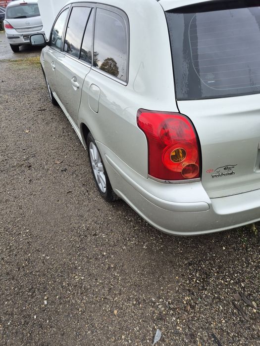 Капот двері Toyota avensis T25 2003-2009