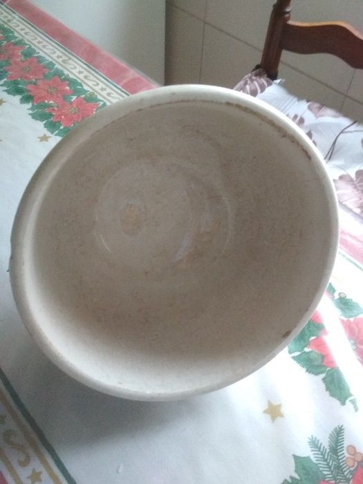 Grande malga/tigela antiga de louça de Sacavém