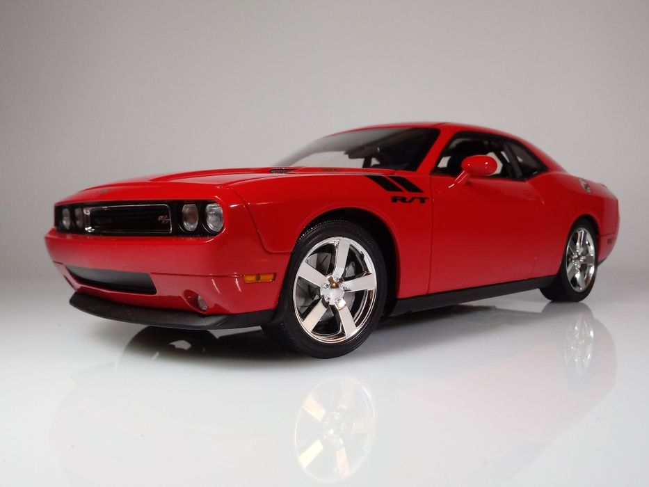 Hw61 model 1/18 Dodge Challenger R/T 2010 kolekcja