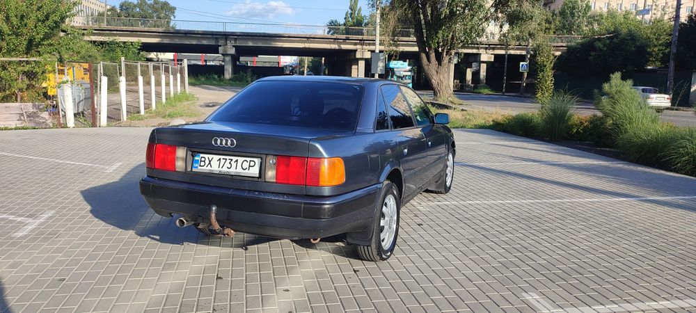 Автомобіль Audi 100c4 2.3