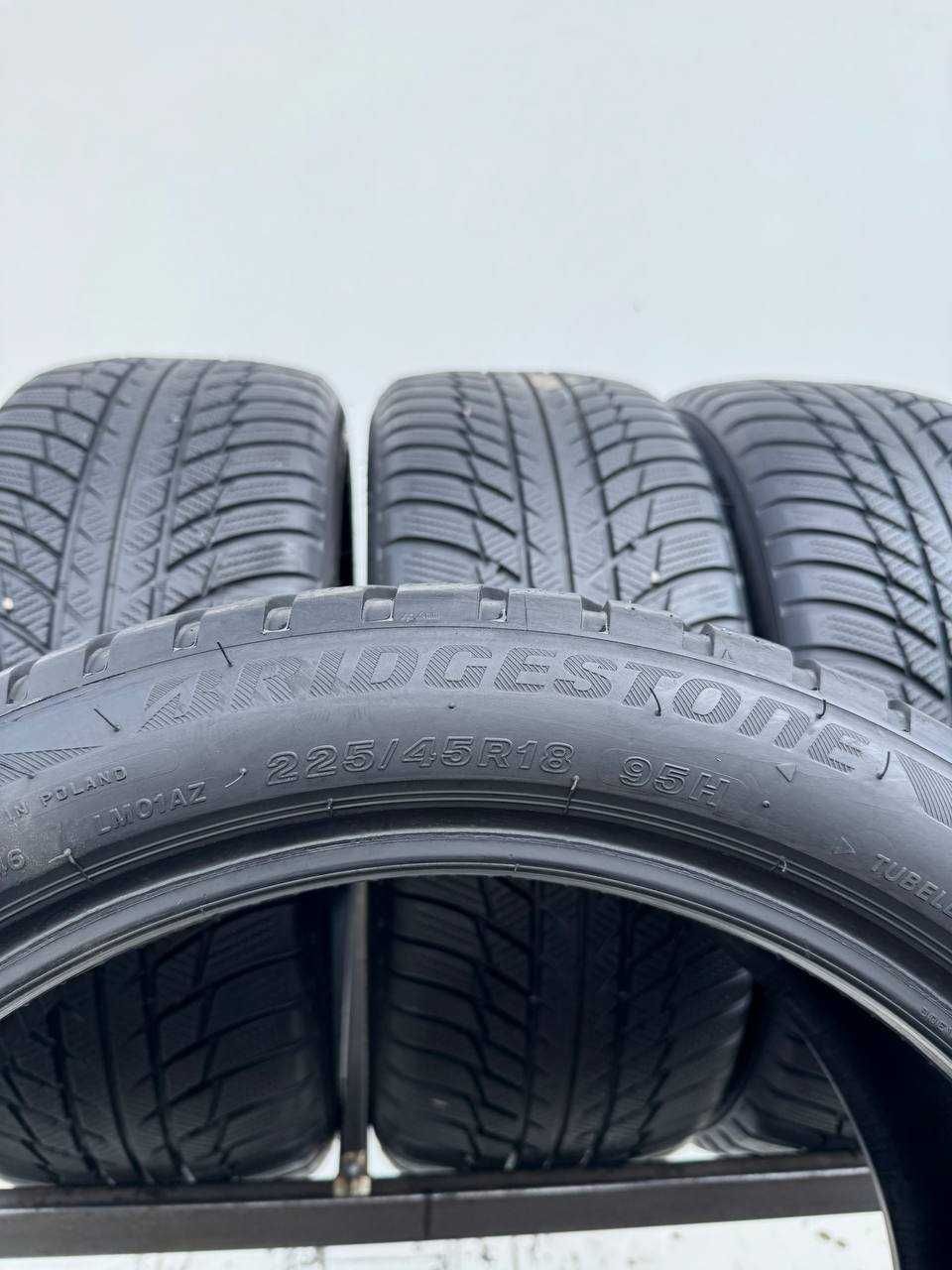 225/45/18 R18 Bridgestone Blizzak LM001 RSC 95H 4шт Зимова шина 6.7мм