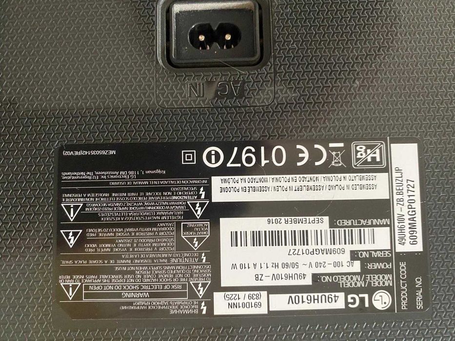 Televisão com 49", 4K, 2016